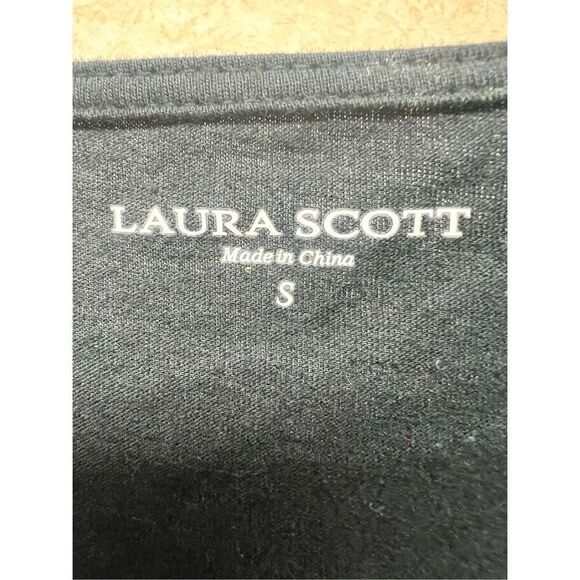 🔥5/20🔥 Laura Scott Embellished Tee Sz S Black NWT - Picture 3 of 9